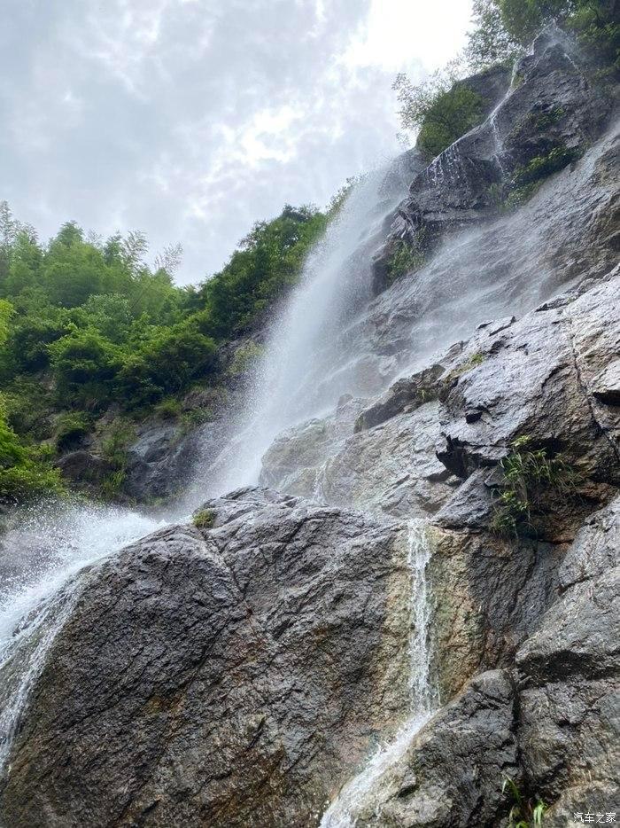 探索世界,发现答案——男孩在湖北恩施一景区玩高空项目不慎坠落,网红项目如何监管?吉鹿力问答社区